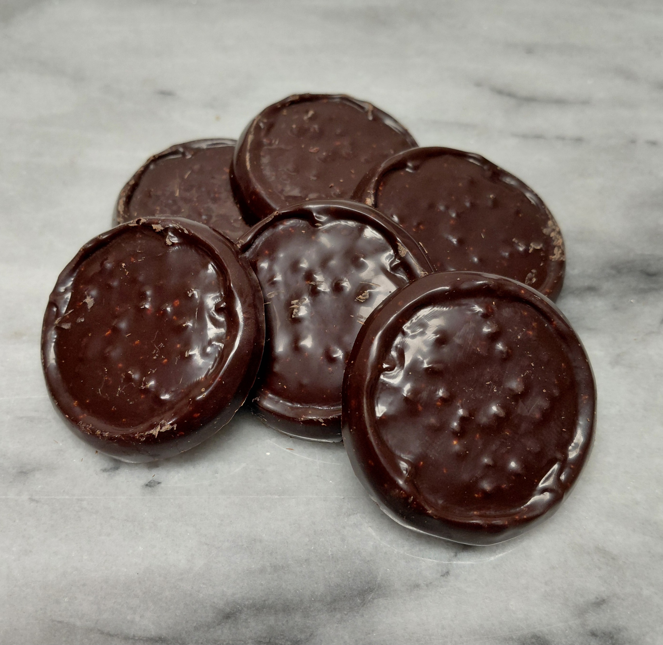 Pure chocolade 72% met hazelnoot